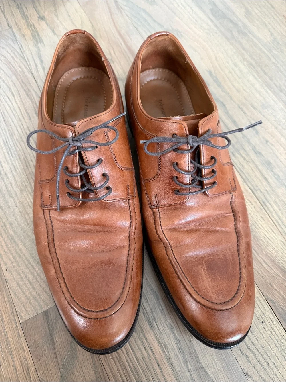 Johnston & Murphy Tan Leather Lace-Up Derbys